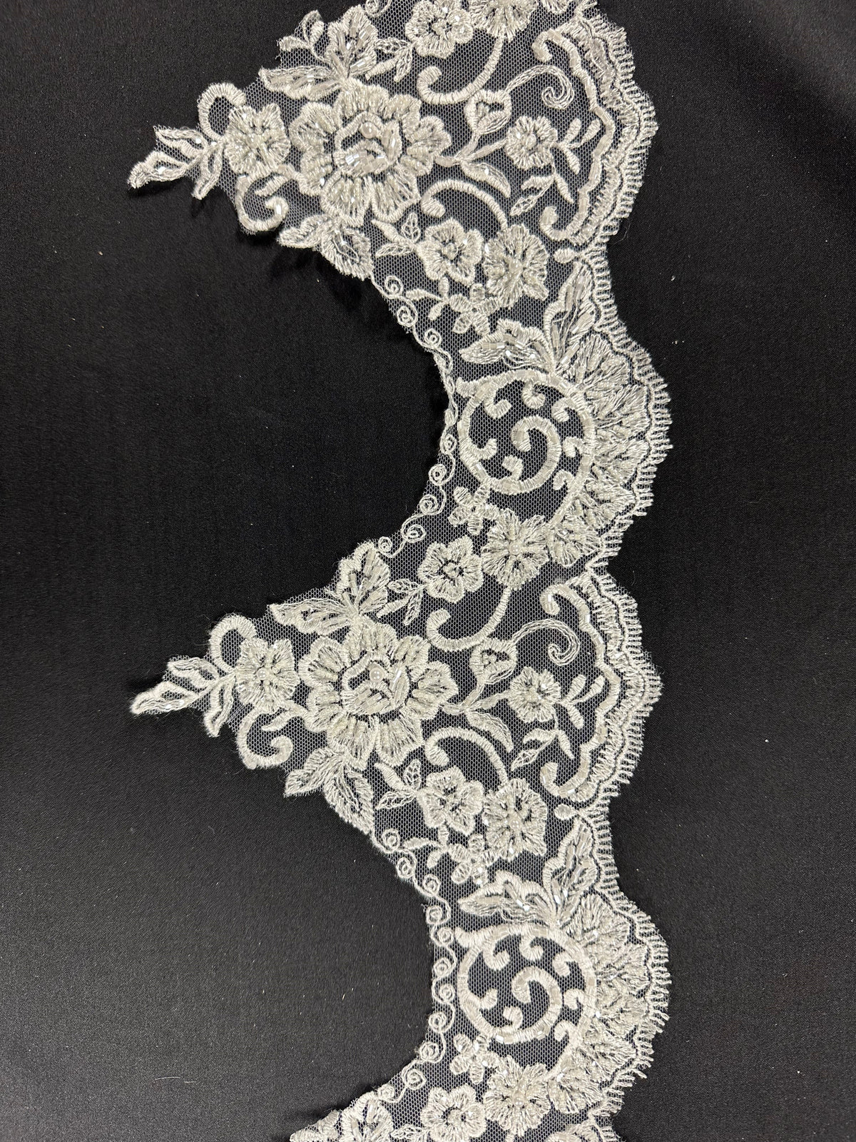 Ivory Sequin Lace Trim - TR 132 (CF)