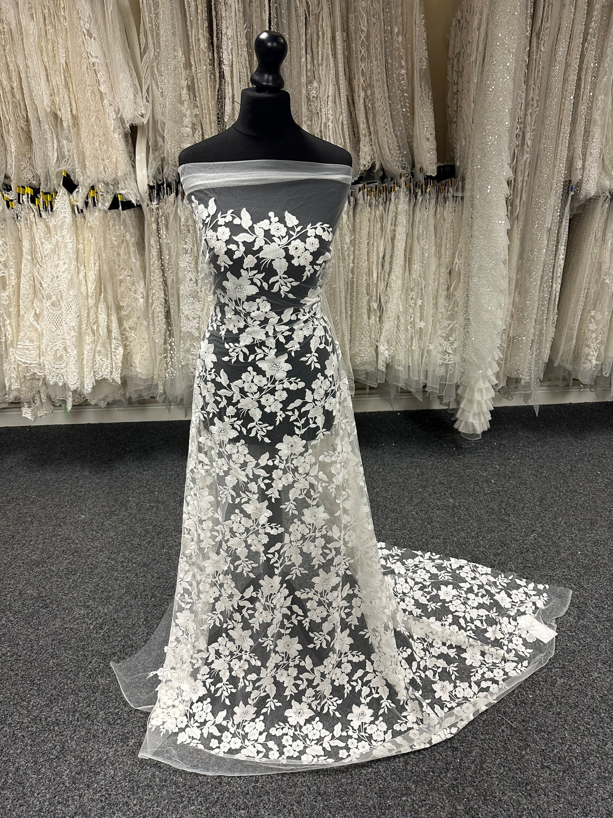 Ivory Trailing Flower Lace - Georgina (CF)