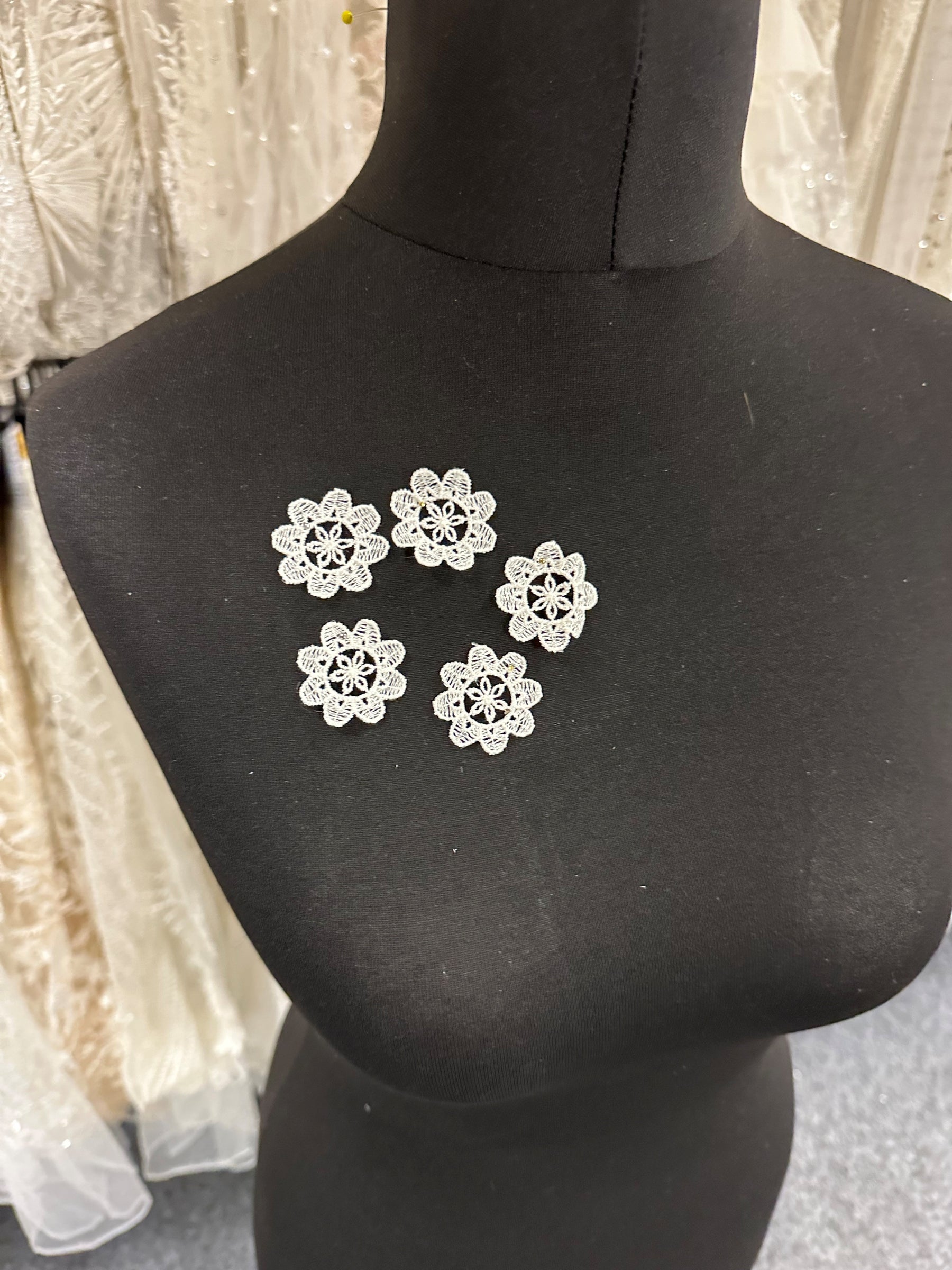 Ivory Embroidered Flower - MM0007 (Bag of 144)