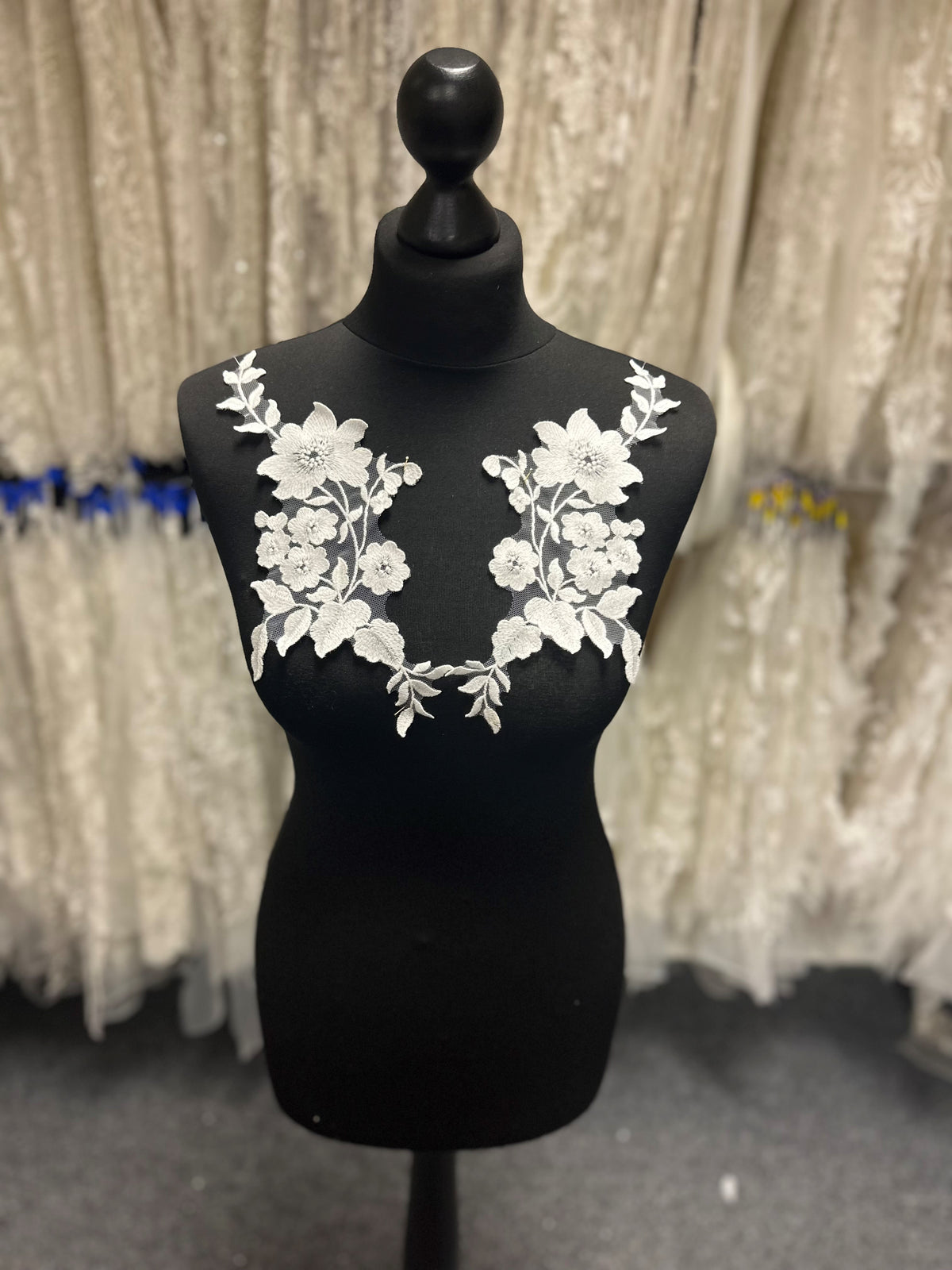 Ivory Unbeaded Embroidered Lace Appliques - AP 534 U