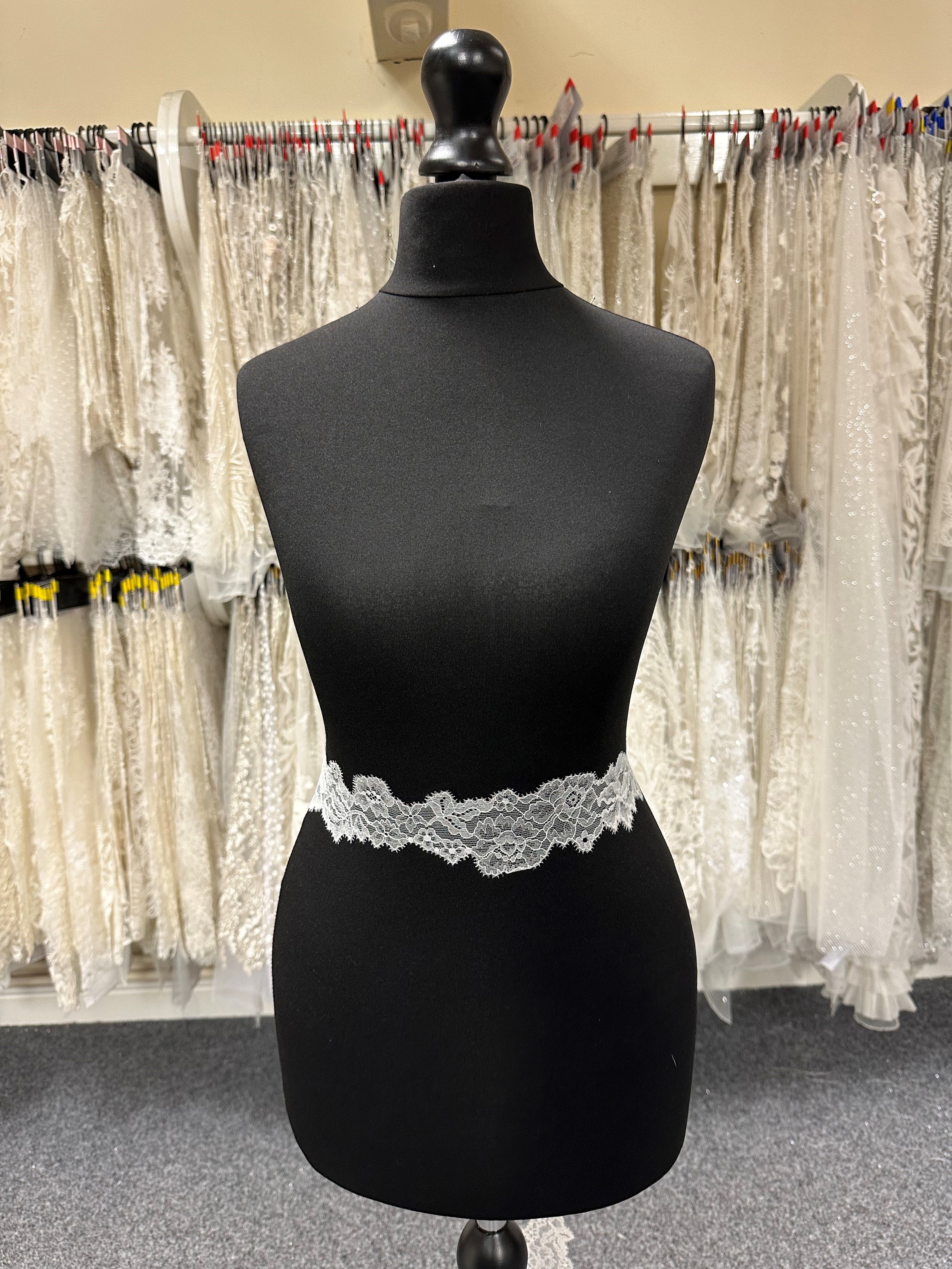 Raschel Lace Trim : Wedding Dress - Bridal Fabrics