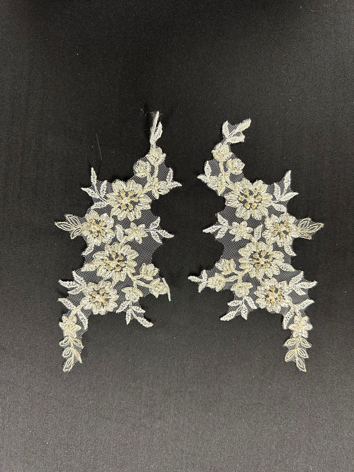 Ivory Beaded Lace Appliques - Roxanne AP 415 (CF)