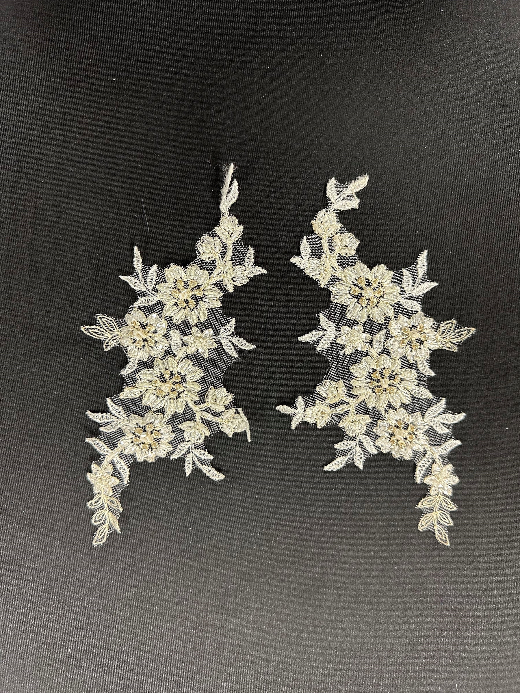 Ivory Beaded Lace Appliques - Roxanne AP 415 (CF)