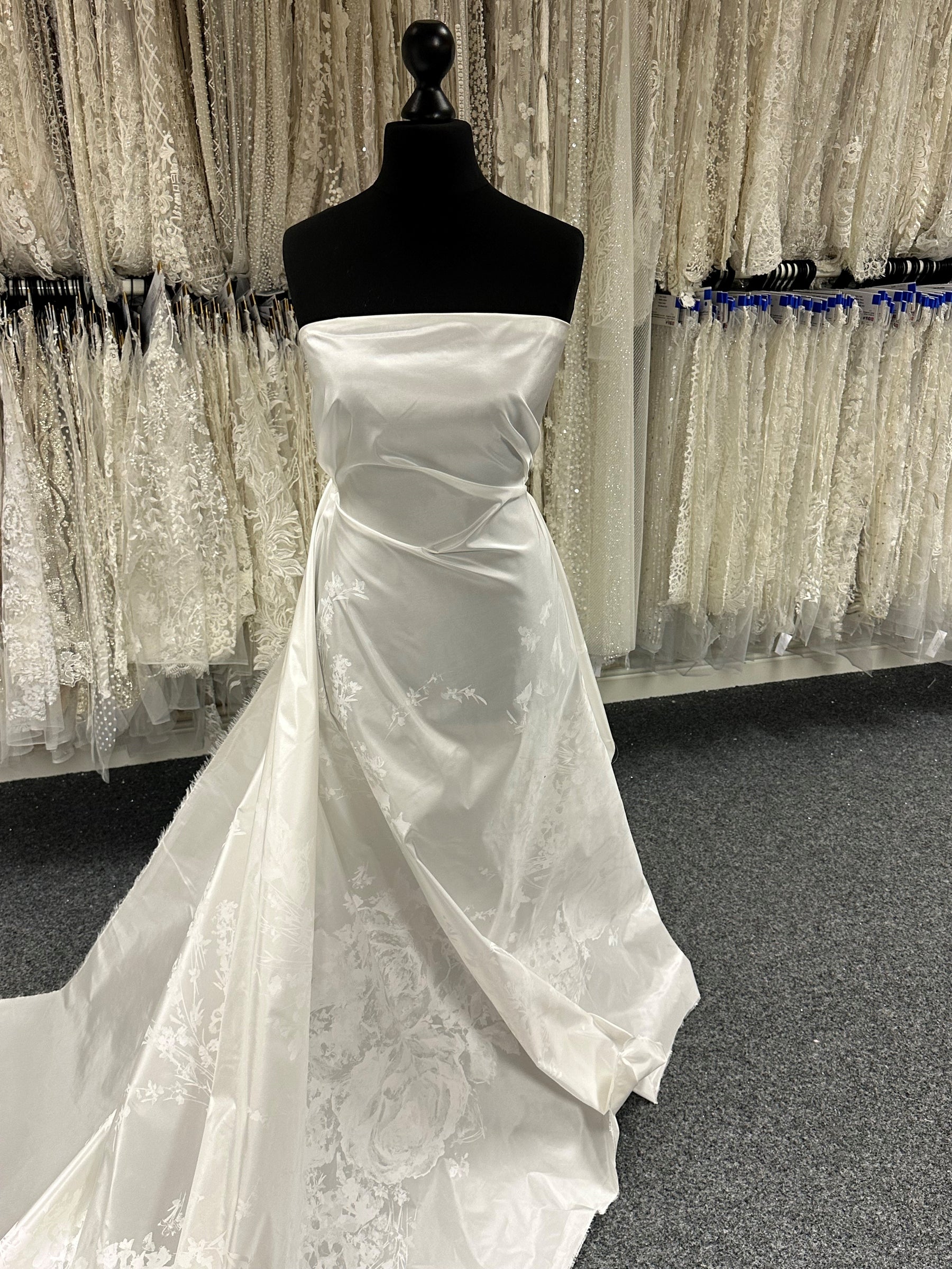 Ivory Printed Silk Taffeta - Jacquetta Ivory Printed Silk Taffeta - Jacquetta