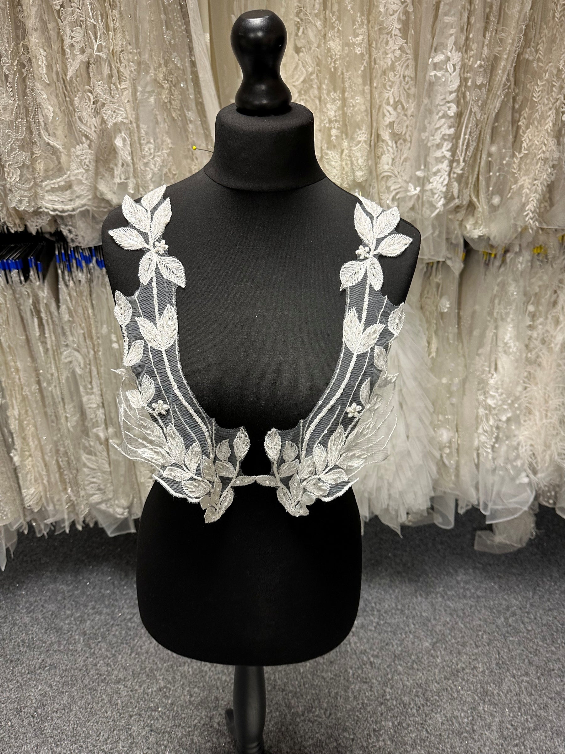 Ivory Beaded Lace Appliques - MT4010