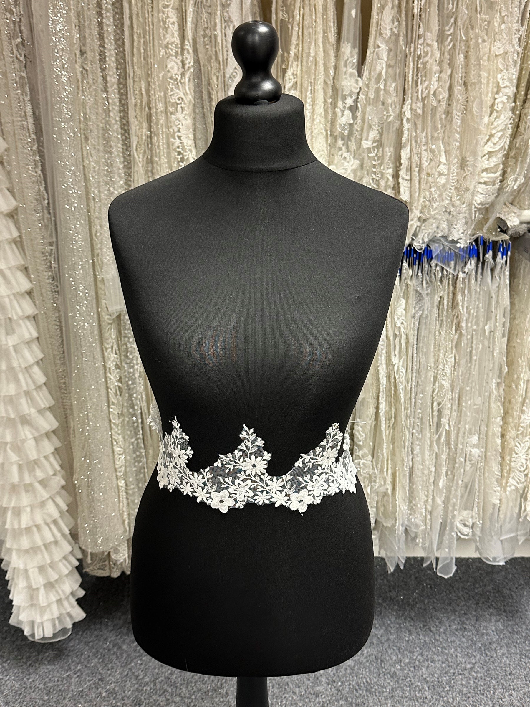 Ivory Flower Trim - Tickle