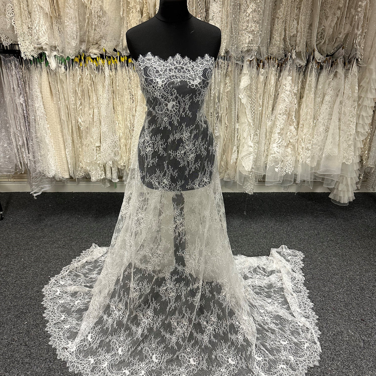 Ivory Corded Raschel Lace - Nubia