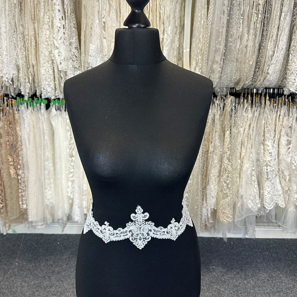 Ivory Corded Lace Trim - Hydrangea