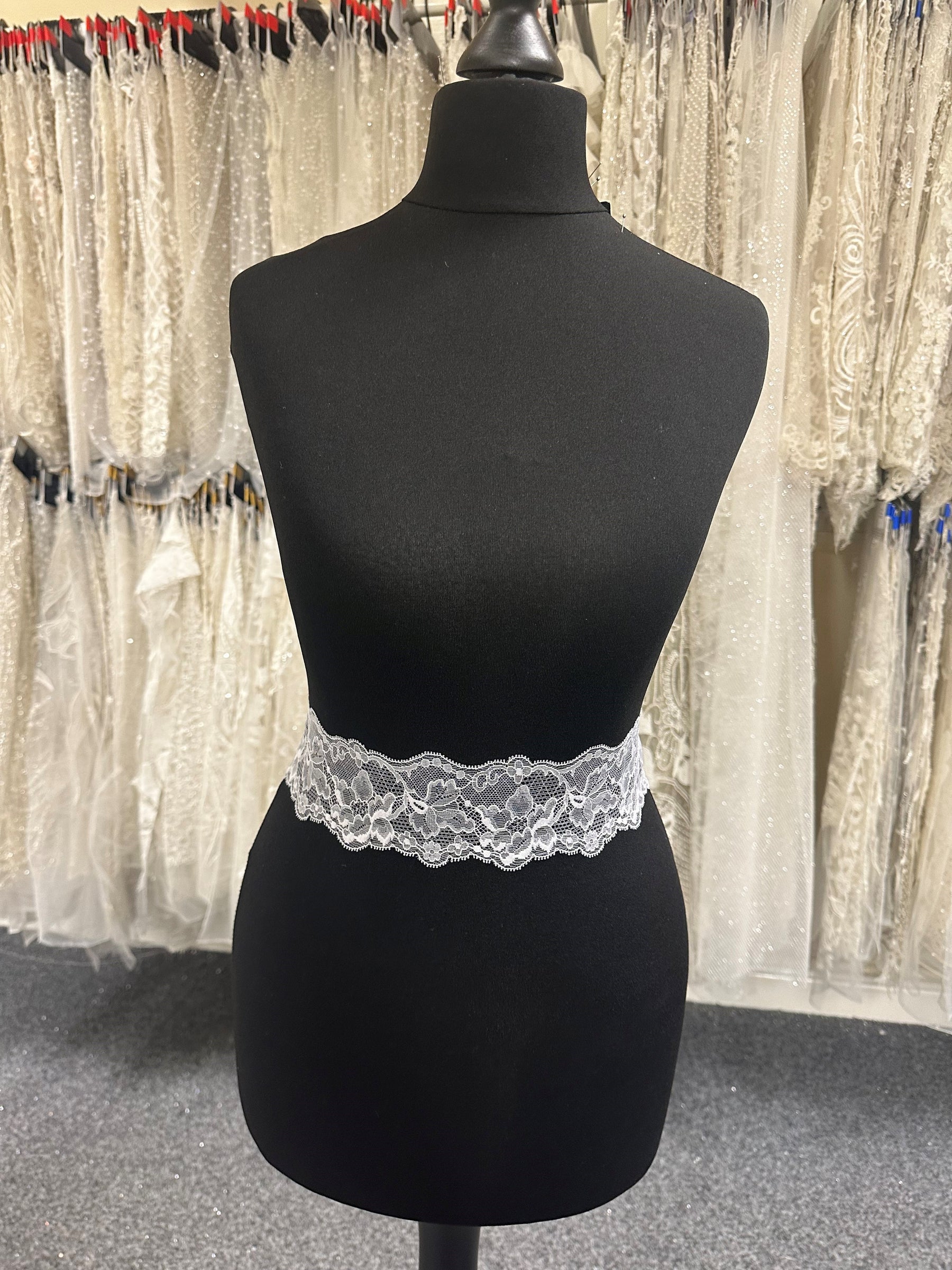 White Leavers Lace Trim