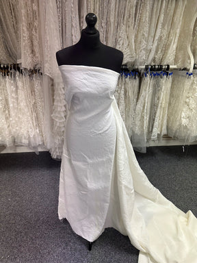 Ivory Silk/Linen Fabric - Triumph