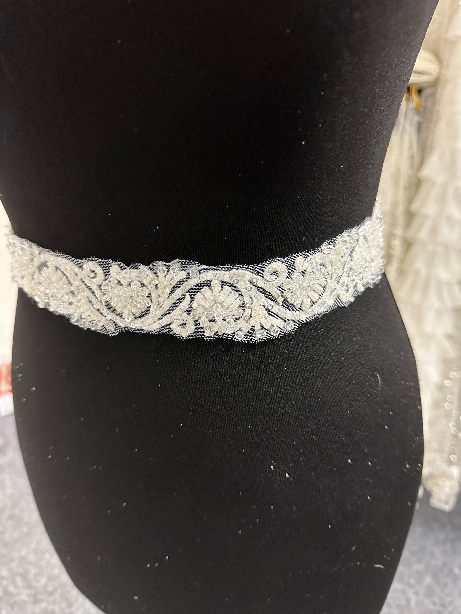 Ivory Beaded Lace Trim – Mantel