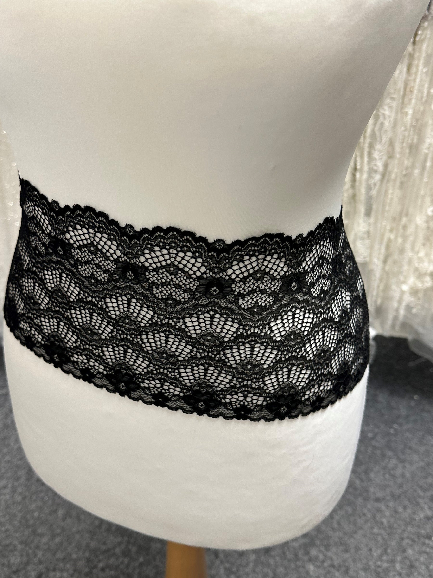 Black Lace Trim - Jett