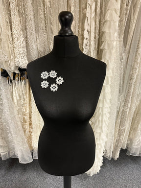 Ivory Embroidered Flower - MM0007 (Bag of 144)