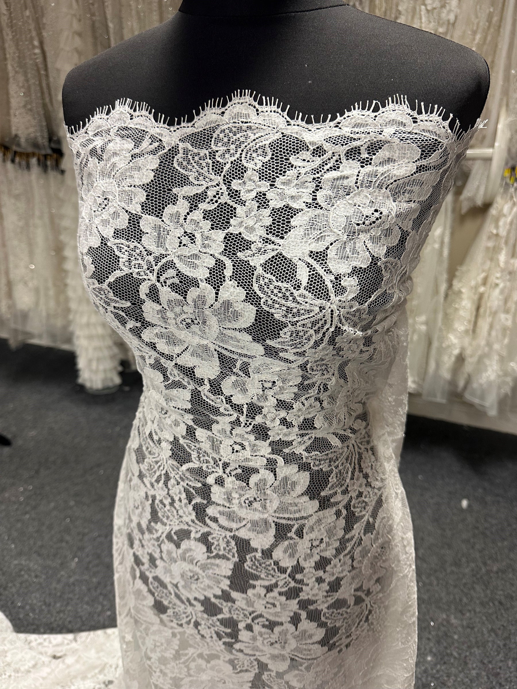 Ivory Corded Chantilly Lace - Grusso