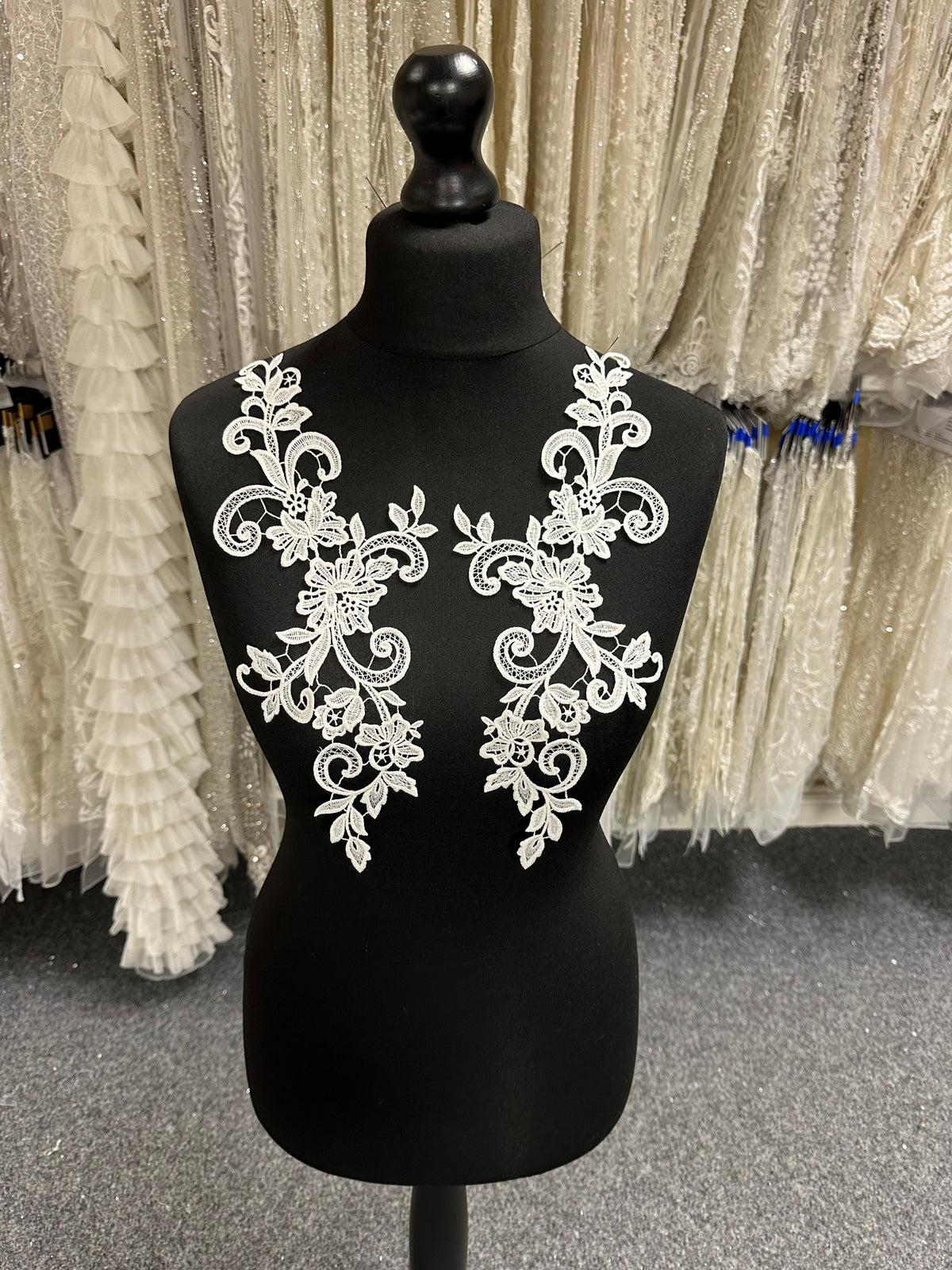 Ivory Guipure Lace Appliques - Acute