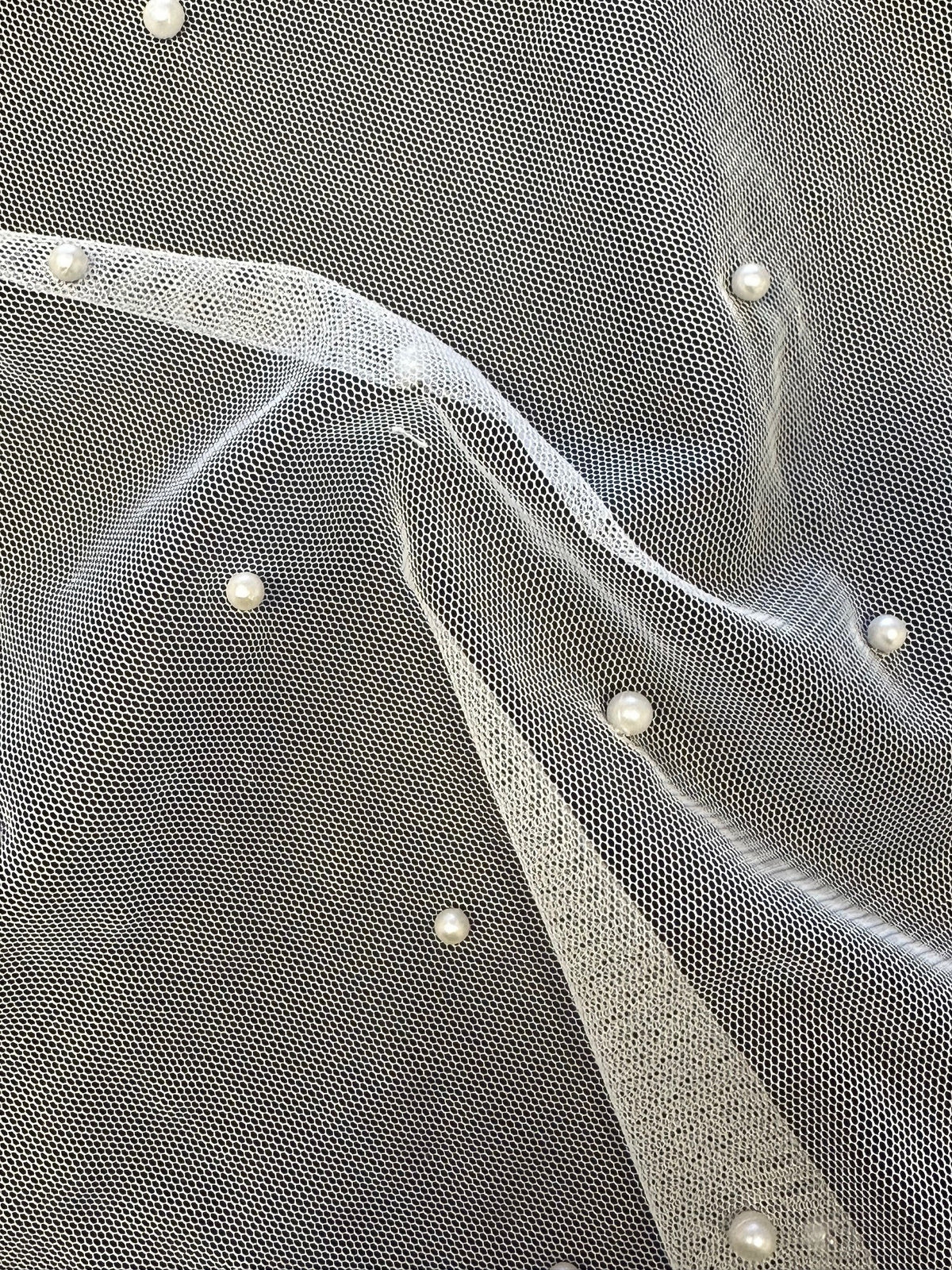 White Pearl Tulle - Cassis (CF)