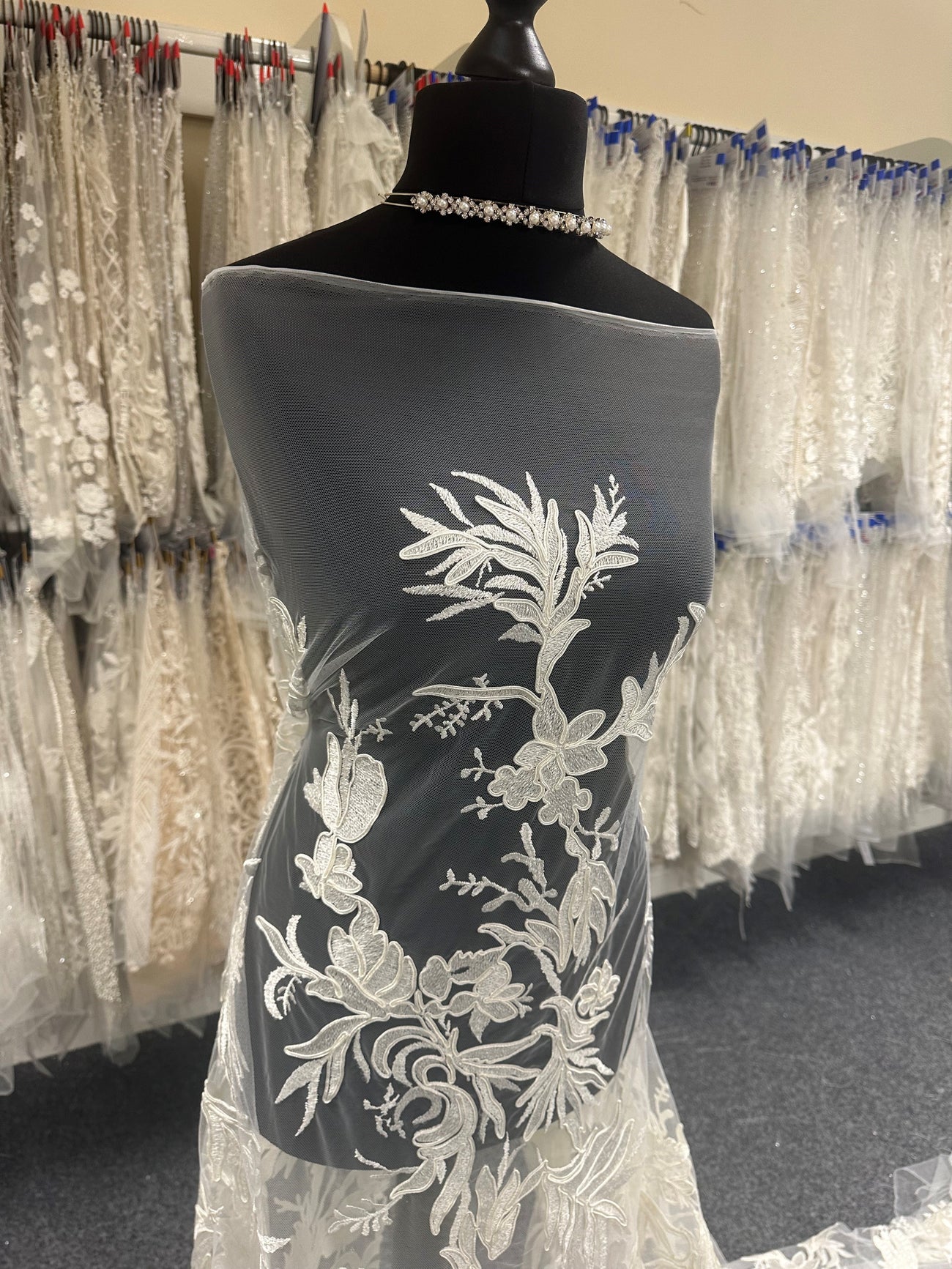 Ivory Corded Embroidery Lace Lido