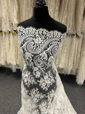 Ivory Chantilly Lace - Tove