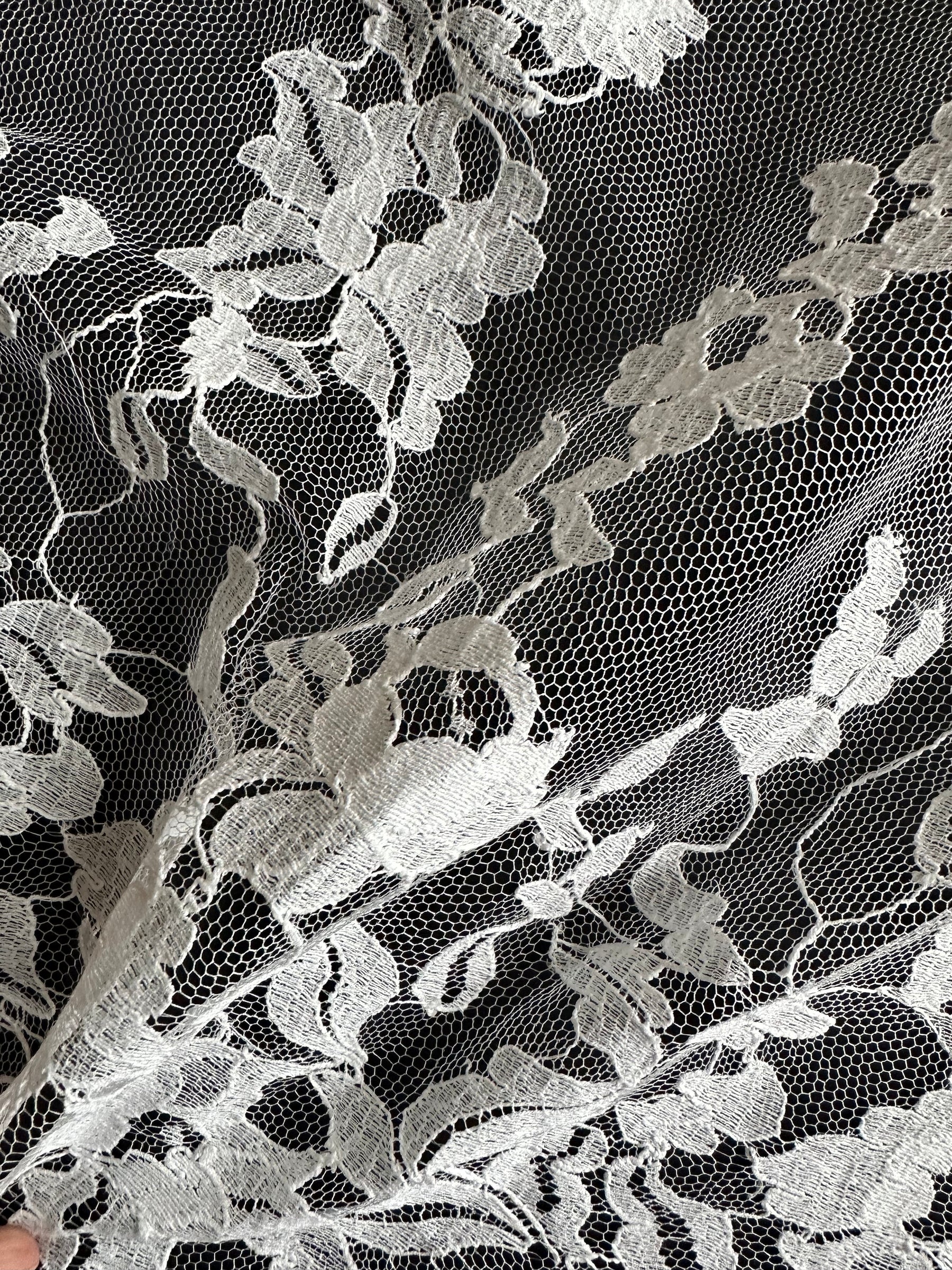 Ivory Chantilly Lace - Crew
