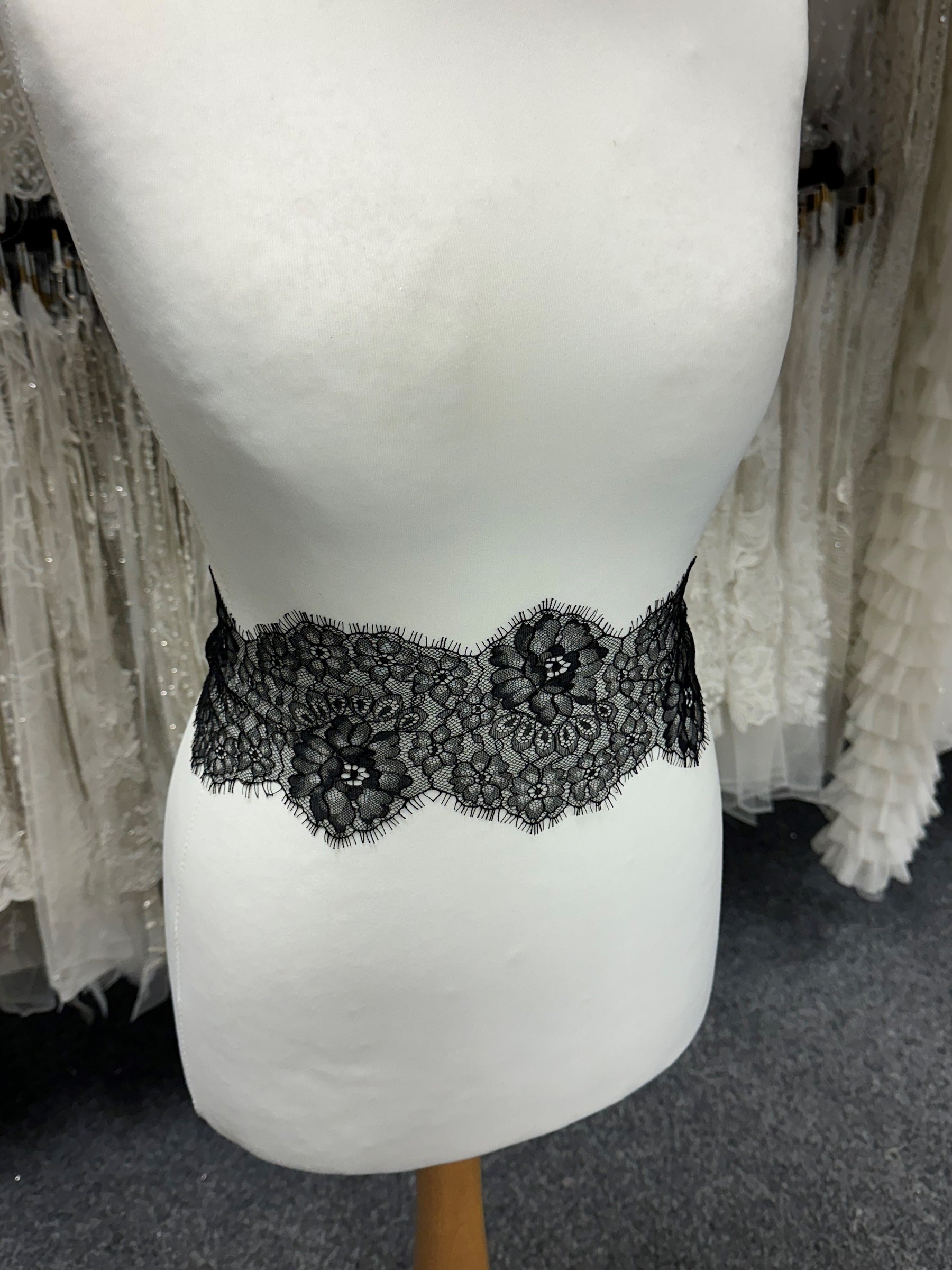 Black Lace Trim - Mina