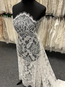 Ivory Corded Chantilly Lace Terri