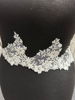 Ivory Flower Trim - Tickle