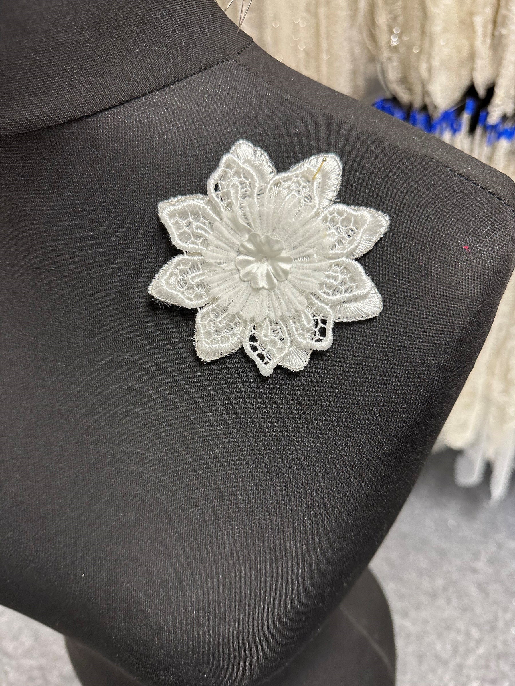 Ivory Layered Flower Applique - AP 2216 (CF)