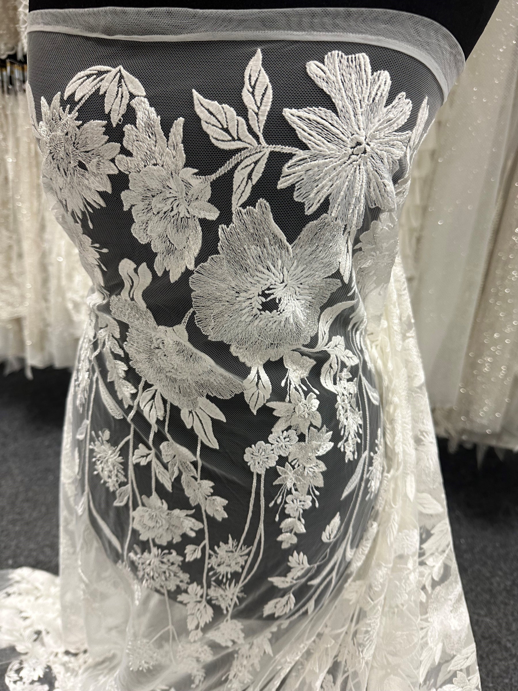 Ivory Embroidered Lace - Genby