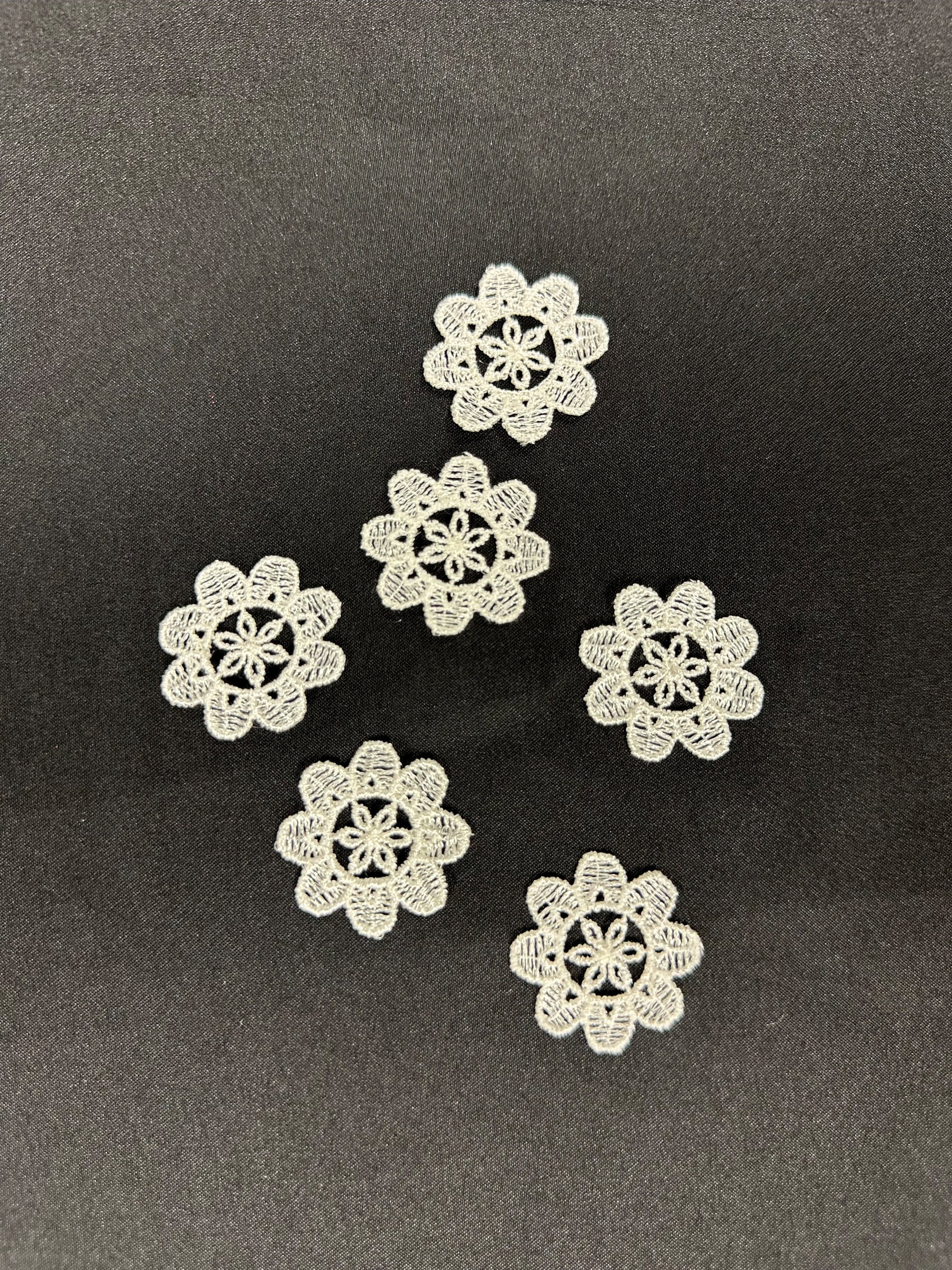 Ivory Embroidered Flower - MM0007 (Bag of 144)