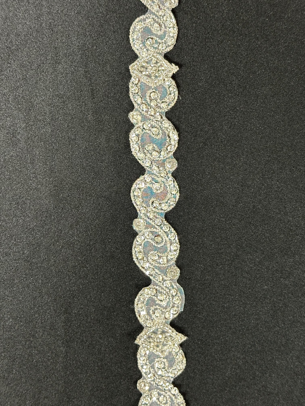 Ivory Crystal Trim – T 407 (CF)