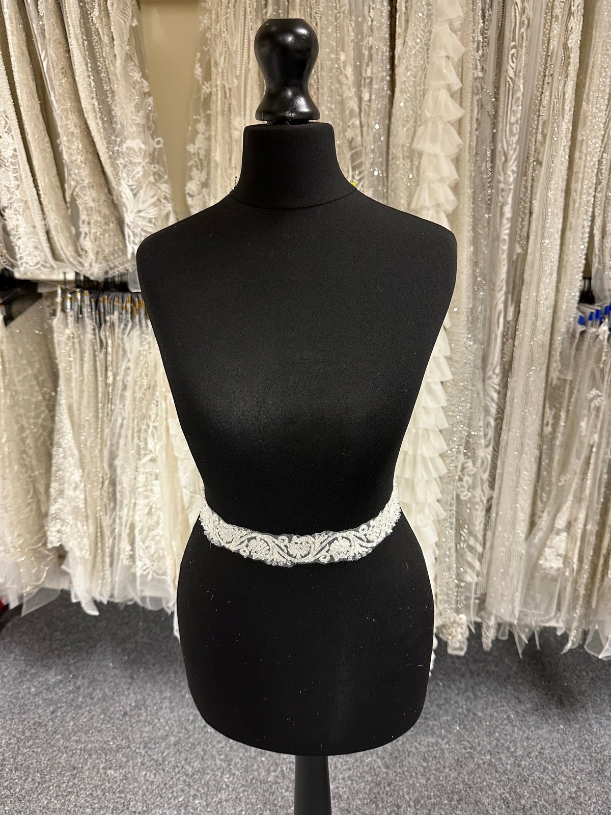 Ivory Beaded Lace Trim – Mantel