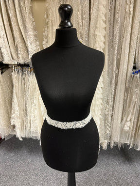 Ivory Beaded Lace Trim – Mantel