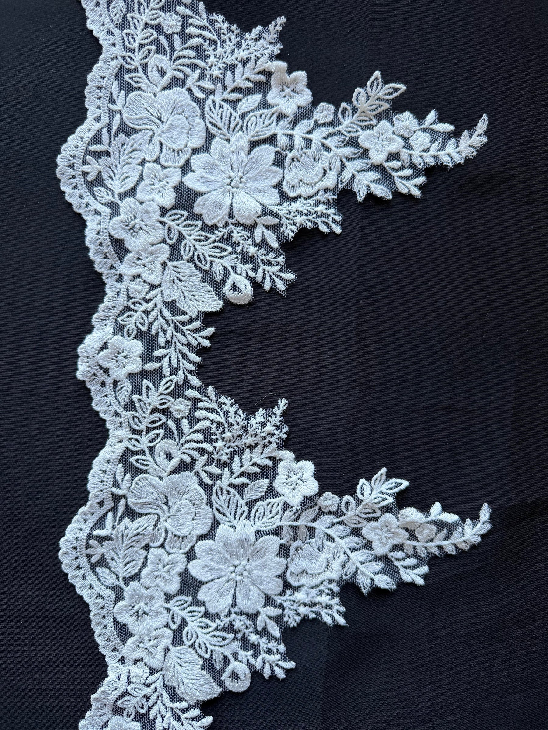 Ivory Embroidered Lace Trim - EF4017
