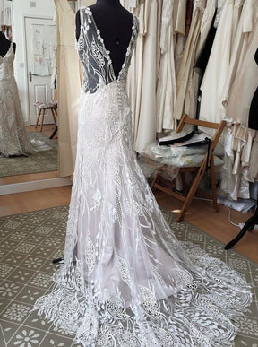 Discounted Ivory Lace - Conchita