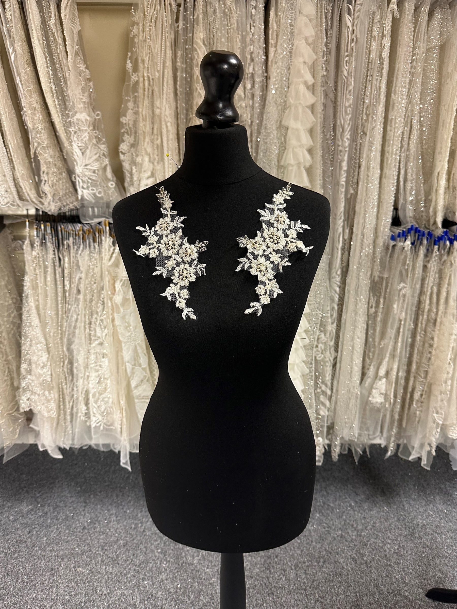 Ivory Beaded Lace Appliques - Ream