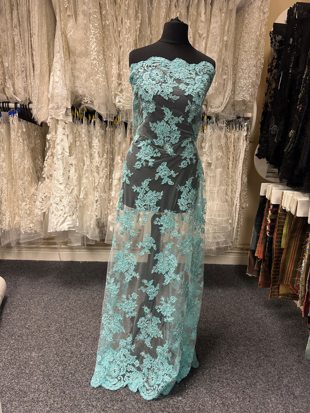 Turquoise Blue Lace - Victoria