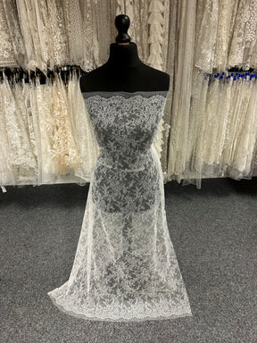 Ivory Chantilly Lace - Diallo