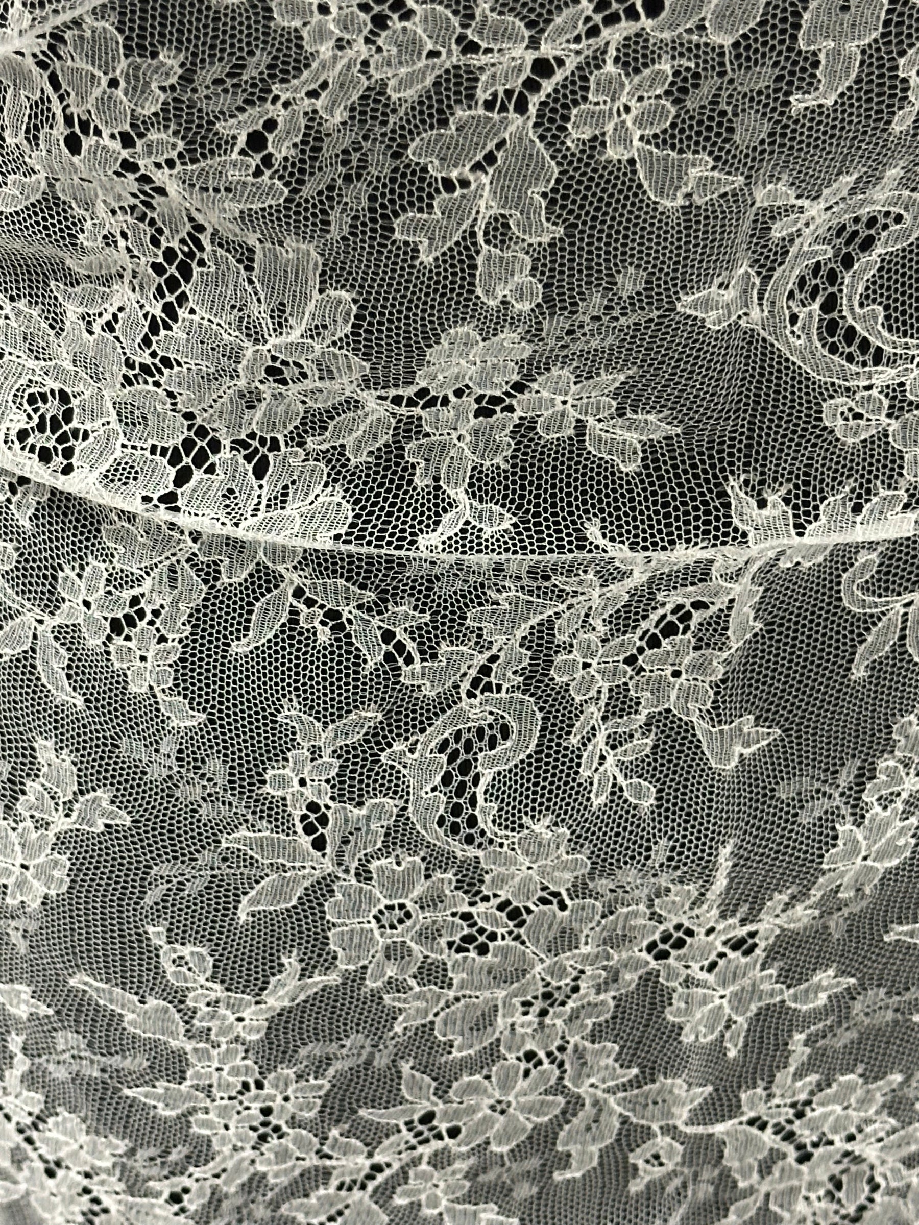Ivory Chantilly Lace - Diallo