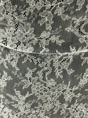 Ivory Chantilly Lace - Diallo