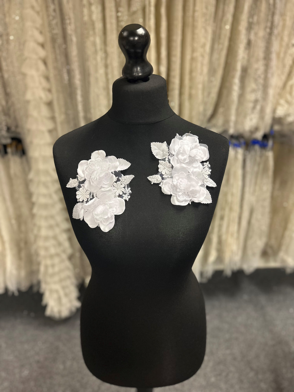 White 3D Lace Appliques - Jaunt