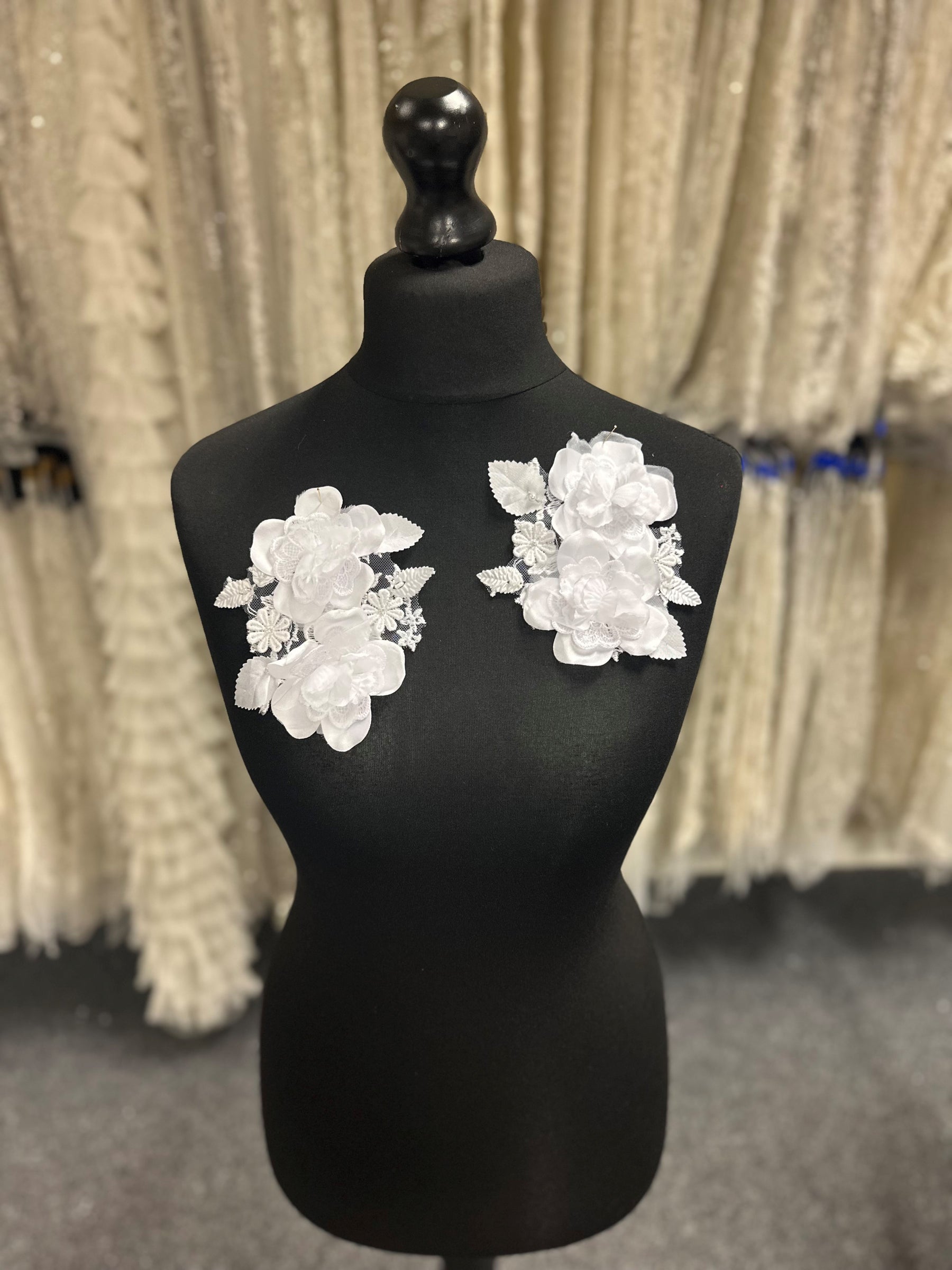 White 3D Lace Appliques - AP 2029 (CF)