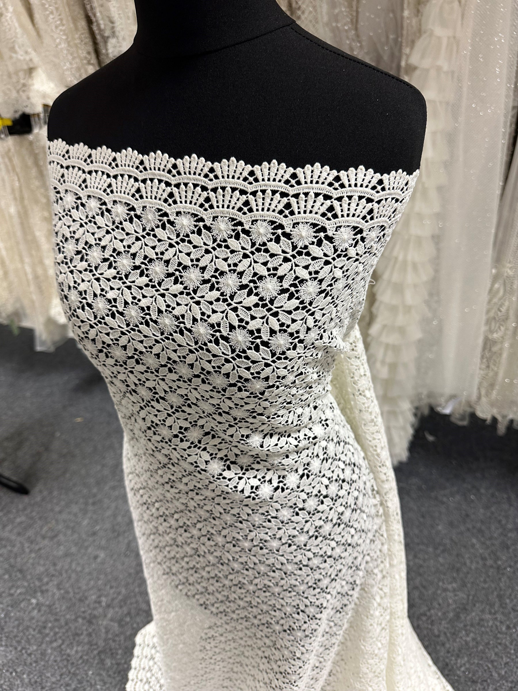 Ivory Guipure Lace - Nature