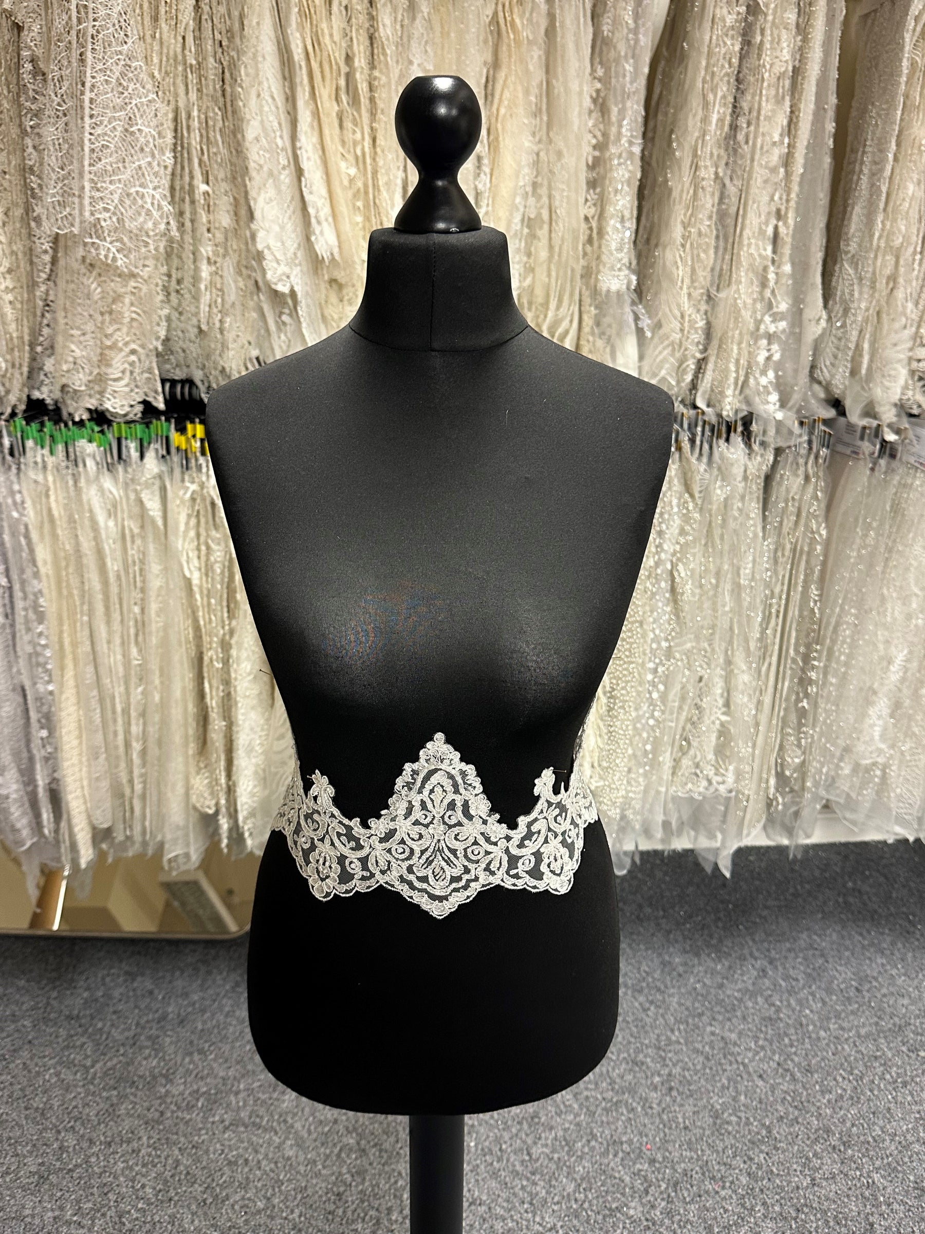 Ivory Beaded Lace Trim - Ziggurat