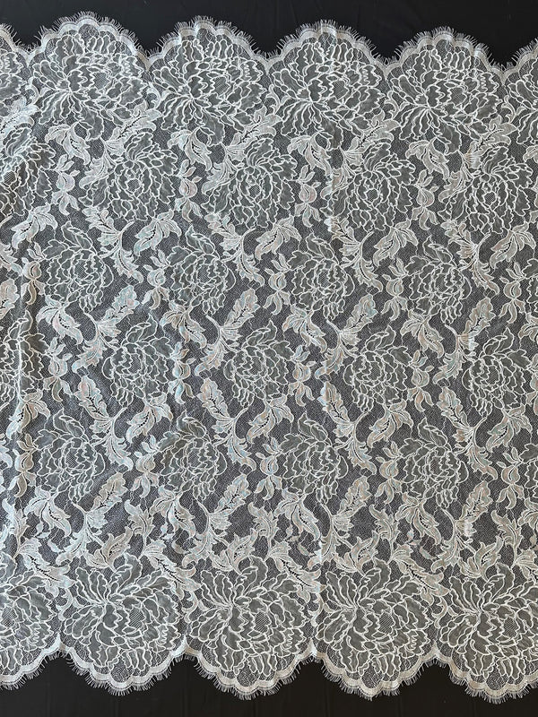 Ivory lace Apron “Tender Chord”