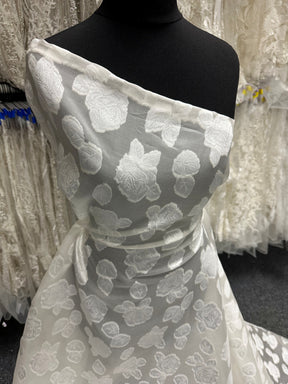 Ivory Italian Brocade - P661