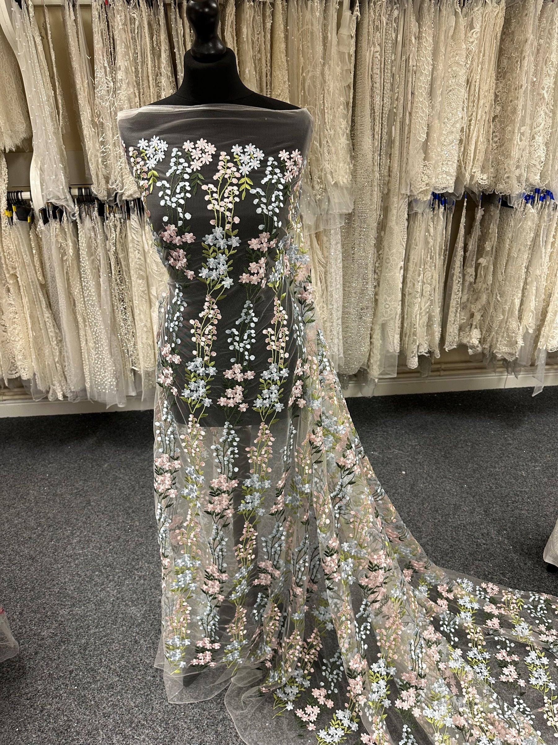 Embroidered Floral Lace - Enrique Embroidered Floral Lace - Enrique