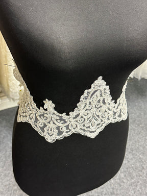 Ivory Beaded Lace Trim - Ziggurat