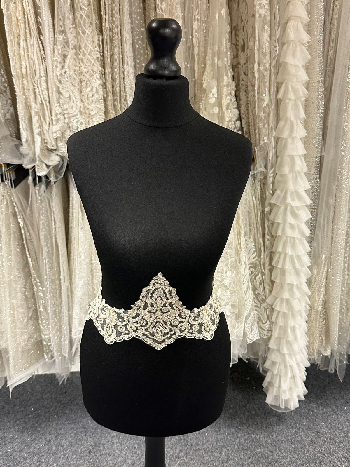 Cappuccino Beaded Lace Trim - Ziggurat