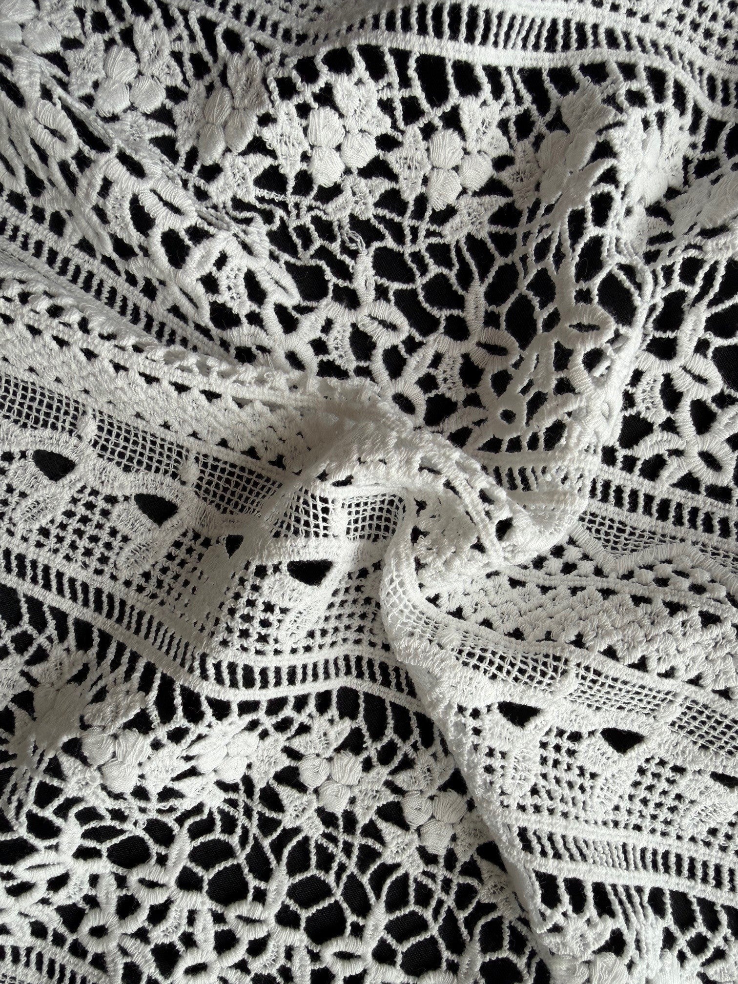 Ivory Guipure Lace - LB2012