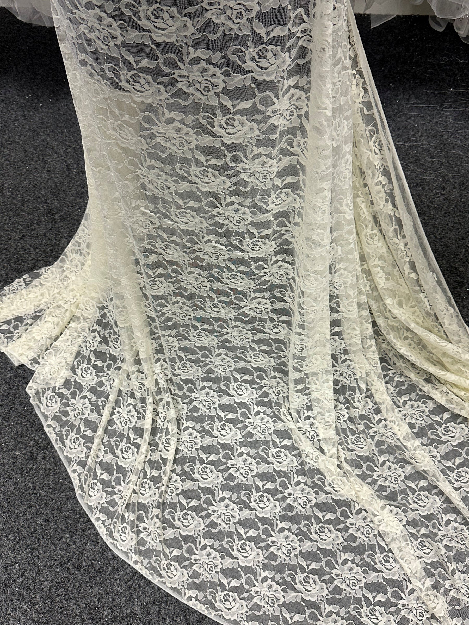 Ivory Raschel Stretch Lace – Matina